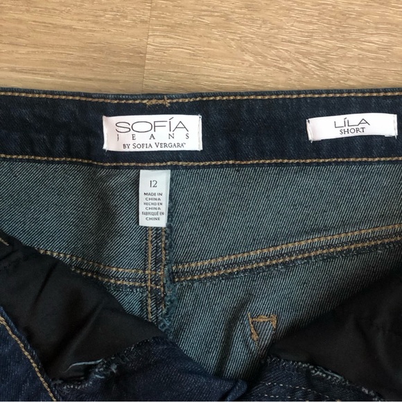 Raw hem dark denim mid rise short - Picture 2 of 6